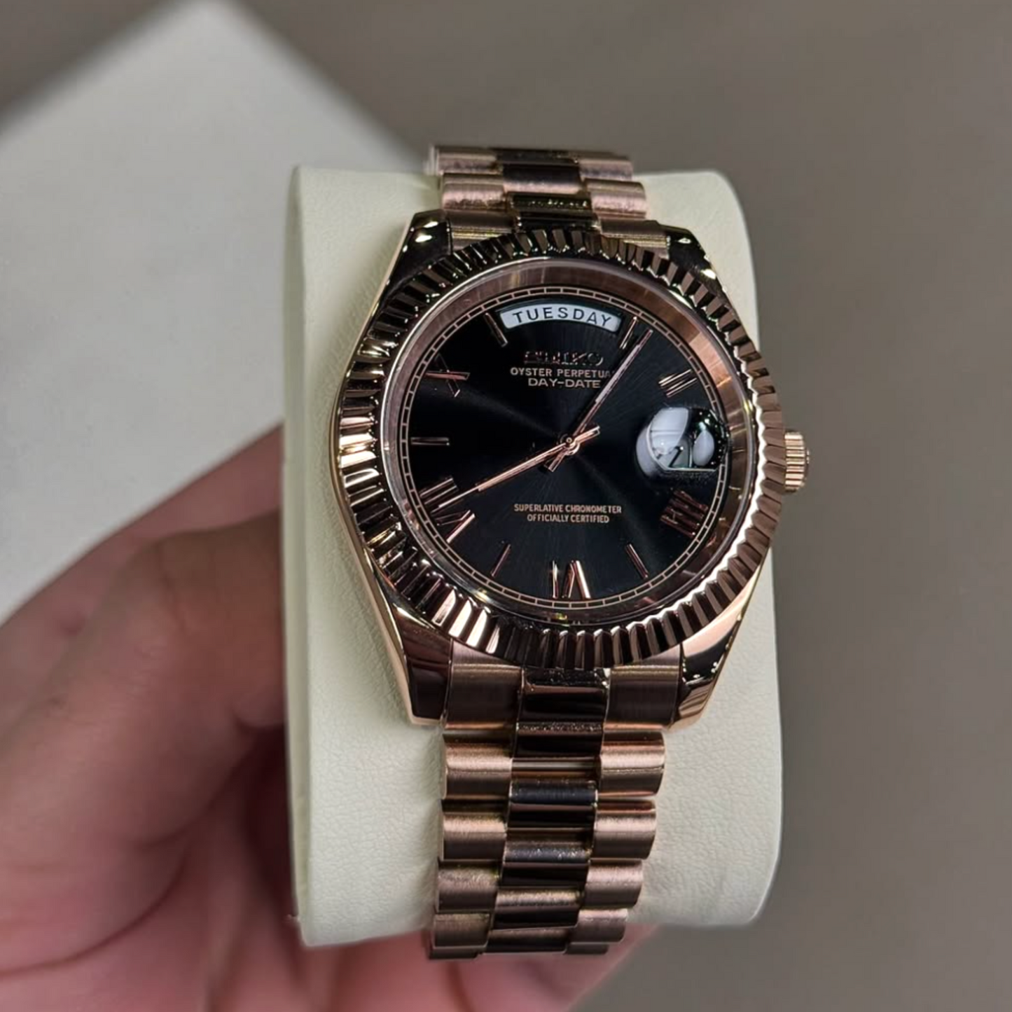 EdelNest™ Golden Roman Numeral Dial