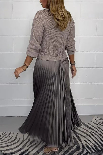 Clara™ | Set aus schickem Pullover und Faltenrock